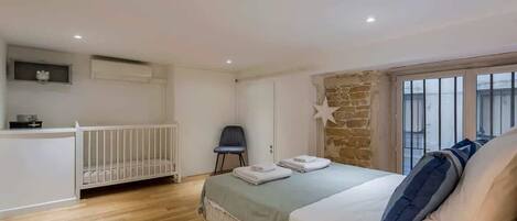 4 間睡房、熨斗/熨衫板、Wi-Fi、床單