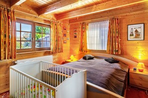 3 bedrooms, bed sheets - Holiday Home 'Emslandstube' with Lake View, Private Terrace and Private Garden (Walchum)