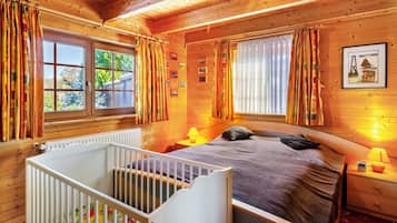 3 bedrooms, bed sheets