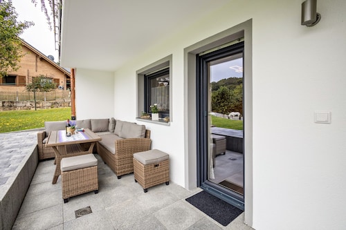 Brunnerhof Country Apartment with Terrace and Shared Garden