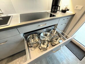 Fridge, microwave, oven, stovetop - Apartment 'Wiesenblick' with Balcony and Wi-Fi (Brilon)