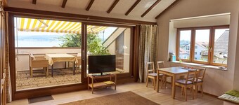 Holiday Apartment 'Bodenseeblick' with Lake View, Balcony and Wi-Fi