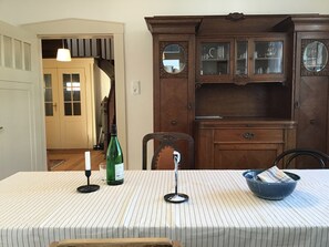 Dining - Holiday Home 'Haus Vor Dem Schöneberger Tor' with Private Terrace, Garden, and Wi-Fi (Hofgeismar)