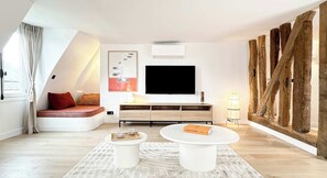 TV, studio