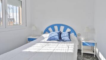 6 bedrooms, iron/ironing board, internet