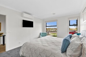 4 chambres, fer et planche à repasser, Wi-Fi, draps fournis