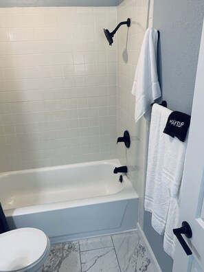 Shower, hair dryer, towels - TeePee Room 15-Newly Renovated (Roscommon)