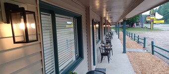 TeePee Room 7- Newly Renovated