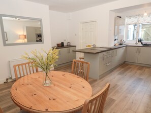 Dining - Myrtle Cottage (Morpeth)