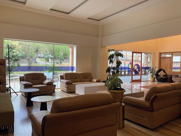 Lobby sitting area - Thimphu Deluxe (Thimphu)