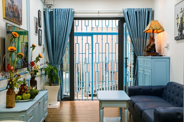 Basic Double Room | Living room | 43-inch Smart TV with cable channels