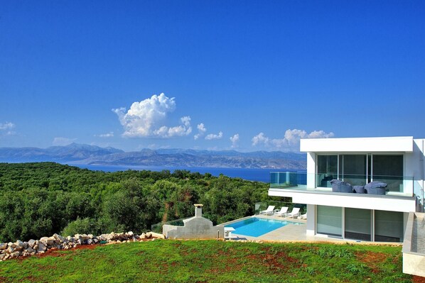 Pool - Villa Nafsika - Peritheia ,Ionian Islands (Pelekitó)