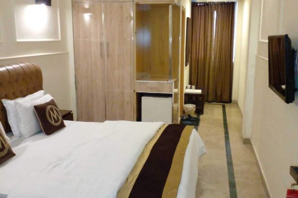 Deluxe Double Room | Premium bedding, desk, free WiFi, bed sheets