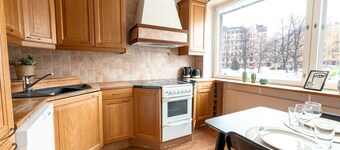 2ndhomes Cozy 1BR Apartment with Balcony