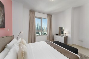 Apartment | 2 bedrooms - Exclusive Apt w Direct Burj Khalifa Views (Dubai)