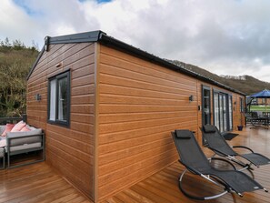 Cottage | Property grounds - The Hideout (New Quay)