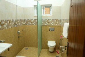 ห้องสแตนดาร์ด, 1 ห้องนอน, ปลอดบุหรี่ | ห้องน้ำ