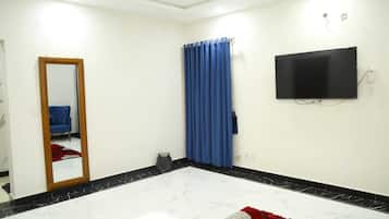 Standard Room, 1 Bedroom, Non Smoking | Free WiFi