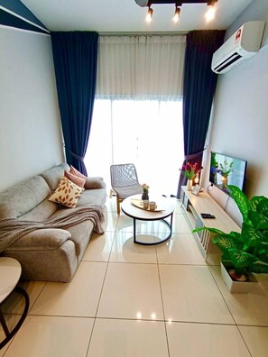 Appartement | Coin séjour | TV connectée de 43 pouces avec chaînes numériques