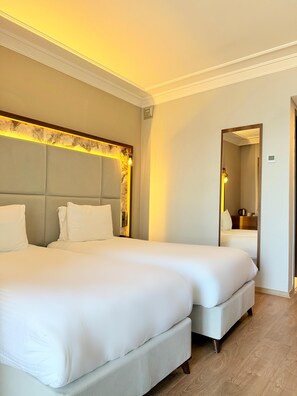 Deluxe Twin Room, 2 Single Beds, Sea View