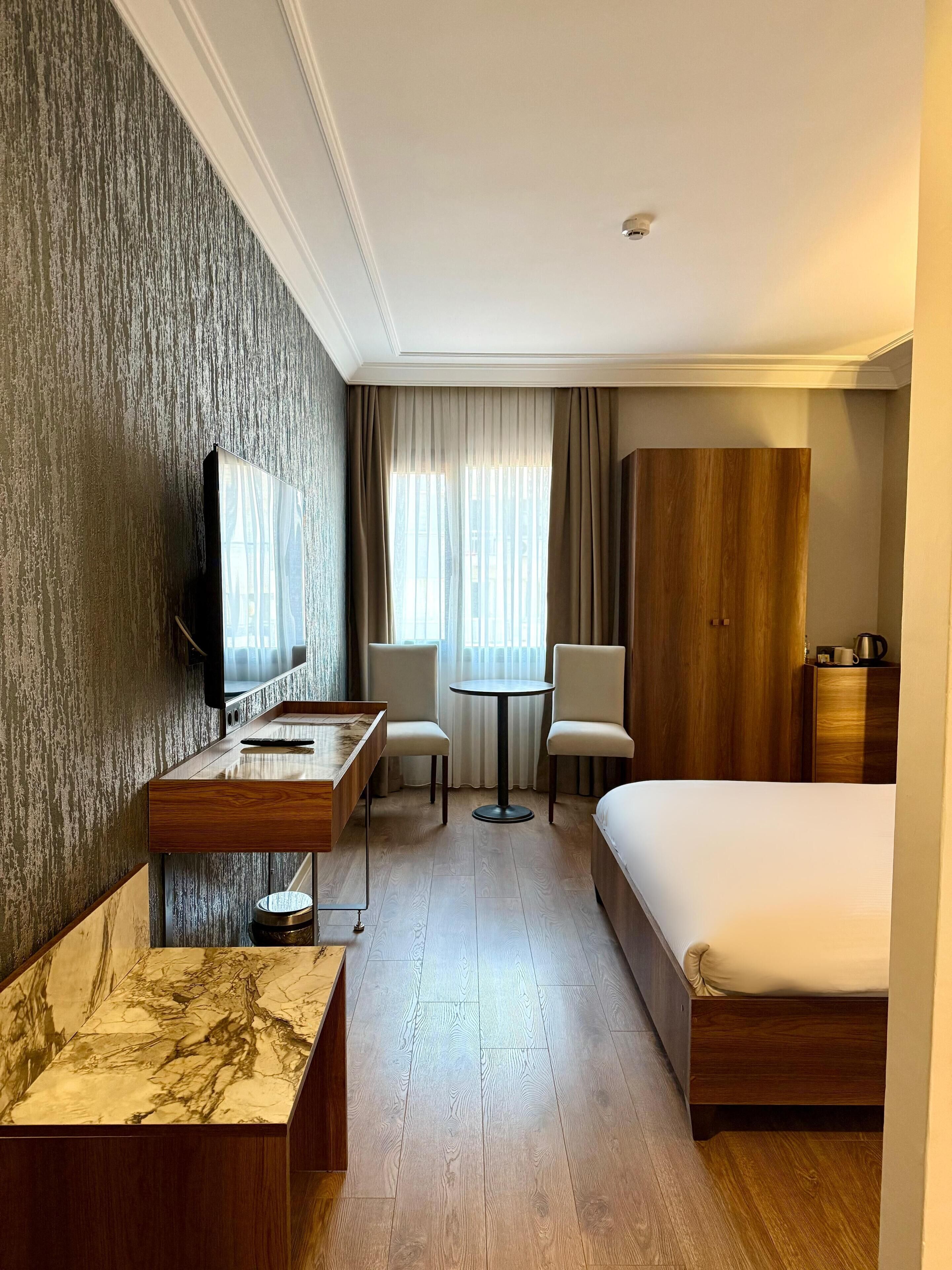 Classic Double Room, City View