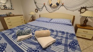 2 室のベッドルーム、アイロン / アイロン台、ベッドシーツ