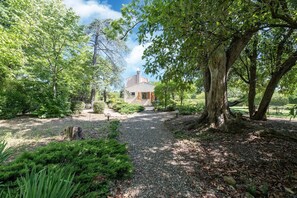 Property grounds - Beautiful domaine with private pool and park (Cazouls-les-Béziers)