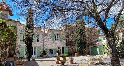 Magnifique domaine avec piscine privée et parc