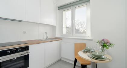 Studio With Outdoor Parking by Renters