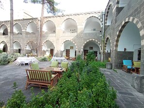Living area - Hotel Büyük Kervansaray (Diyarbakir)