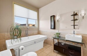 Regadera, amenidades de baño ecológicas, secadora de cabello, bidet 