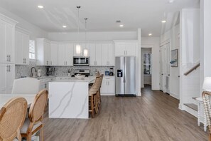 Fridge, microwave, dishwasher, coffee/tea maker - Brand New Beautiful Beach Home/Minutes to Beach/Community Pool/Large screened-in patio/Sleeps 14 (Santa Rosa Beach)