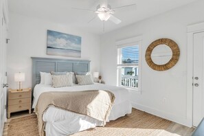 4 habitaciones, tabla de planchar con plancha, wifi y ropa de cama 