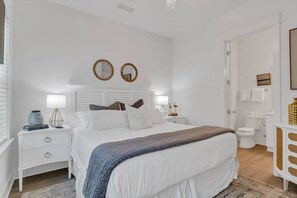 3 habitaciones, tabla de planchar con plancha, wifi y ropa de cama 