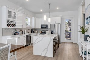 Unclassified image, 4 of 37, button