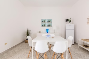 Villa | Dining room