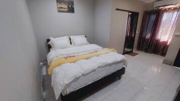 2 makuuhuonetta, silitysrauta/-lauta, Wi-Fi, vuodevaatteet