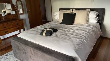 4 bedrooms, iron/ironing board, travel cot, WiFi