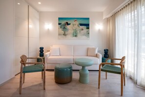 Leilighet – deluxe | Oppholdsområde | Smart-TV