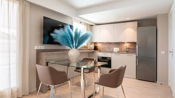 Estudio panorámico | Área de sala de estar | Smart TV