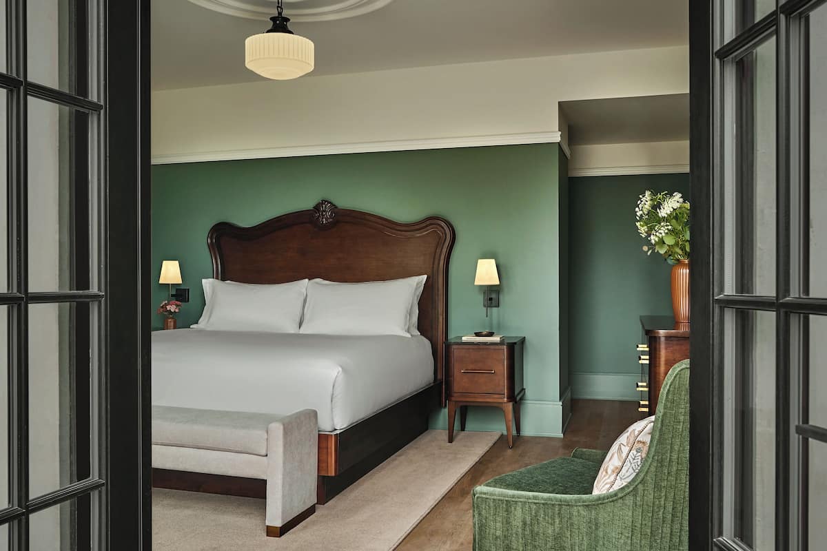 1 bedroom, minibar, in-room safe, blackout drapes