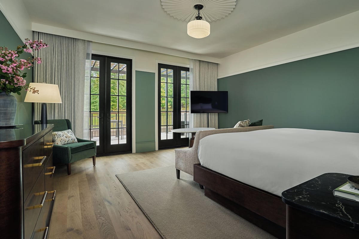 Minibar, in-room safe, blackout curtains, iron/ironing board