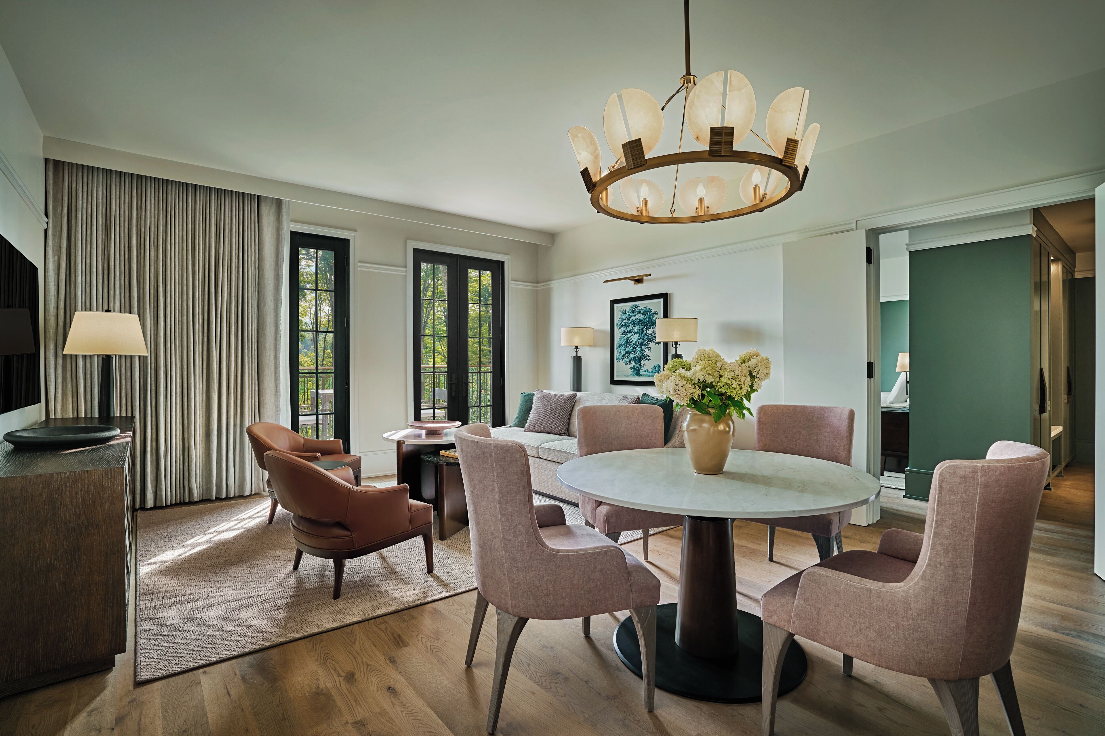 Accessible Deluxe Estate One Bedroom Suite | Living area