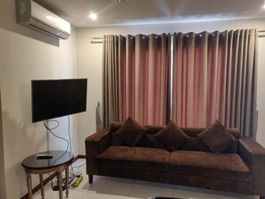 行政三人房 | 免費無線上網