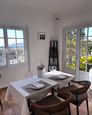 Dining - Les Petites Terrasses (Grasse)