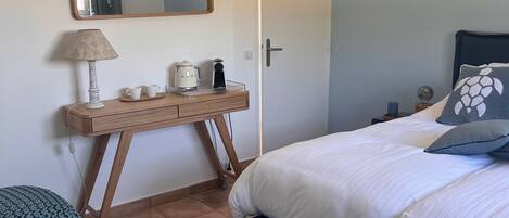 Ropa de cama de alta calidad, wifi gratis y decoración personalizada