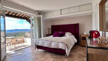 Chambre Double Panoramique, salle de bains attenante, vue mer (Rouge) | Literie de qualité supérieure, décoration personnalisée