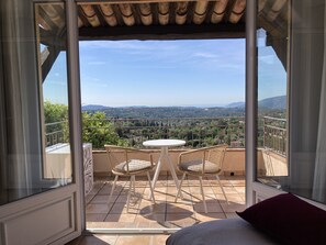 Panoramic Double Room, Ensuite, Sea View (Rouge) | Terrace/patio