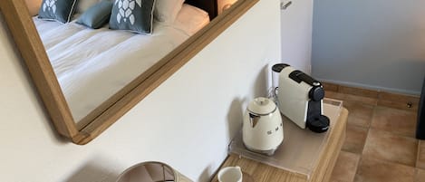 Zweibettzimmer, mit Bad, Poolblick (Bleue) | Hochwertige Bettwaren, individuell dekoriert, individuell eingerichtet