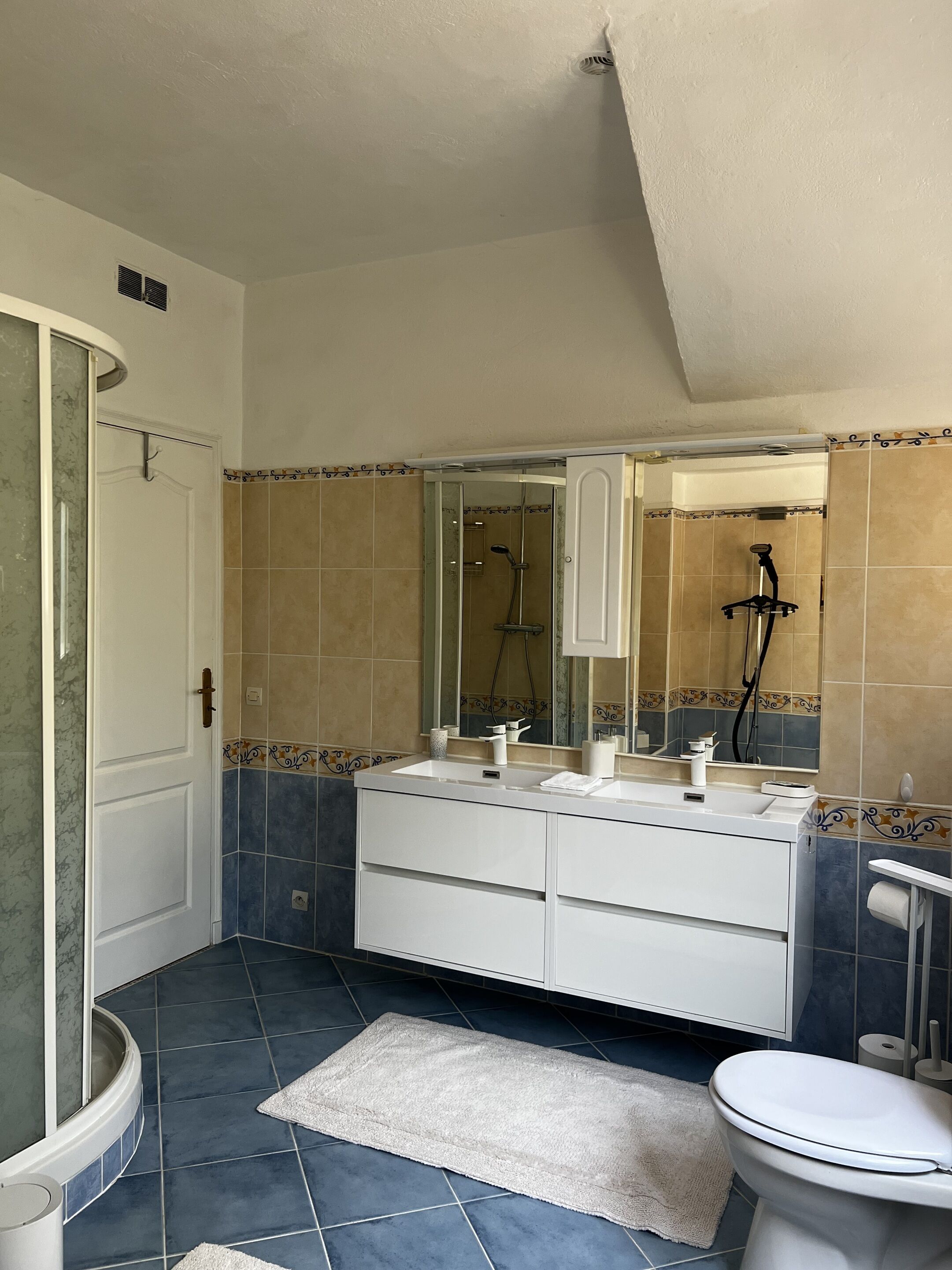Superior suite, en-suite badkamer, uitzicht op zee (Ocre) | Badkamer | Een douche, een regendouche, een haardroger, badjassen